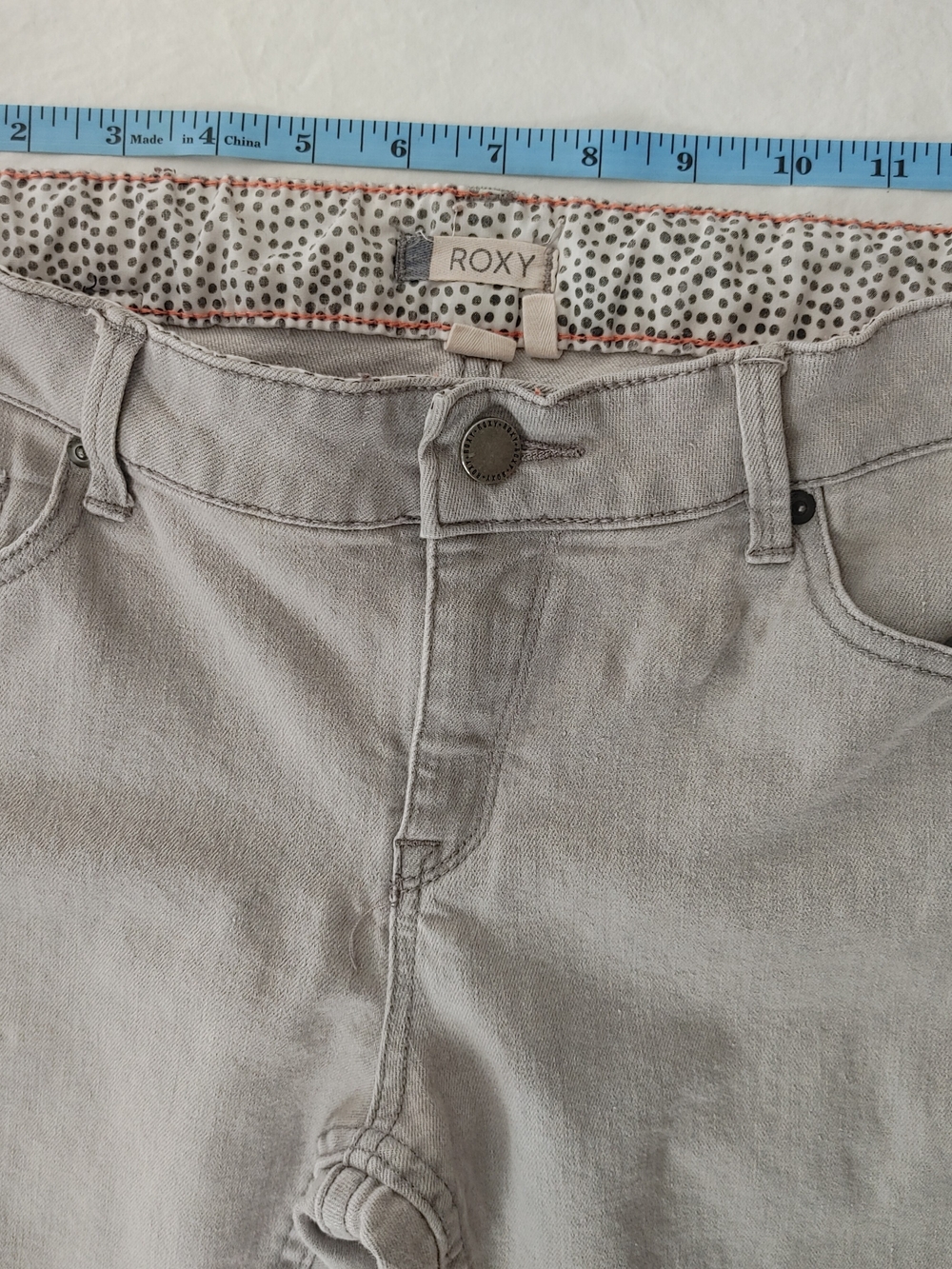 Roxy Come Show Up Women's Gray Skinny Jeans Distressed Knees Size 29 Y2k - Picture 2 of 8